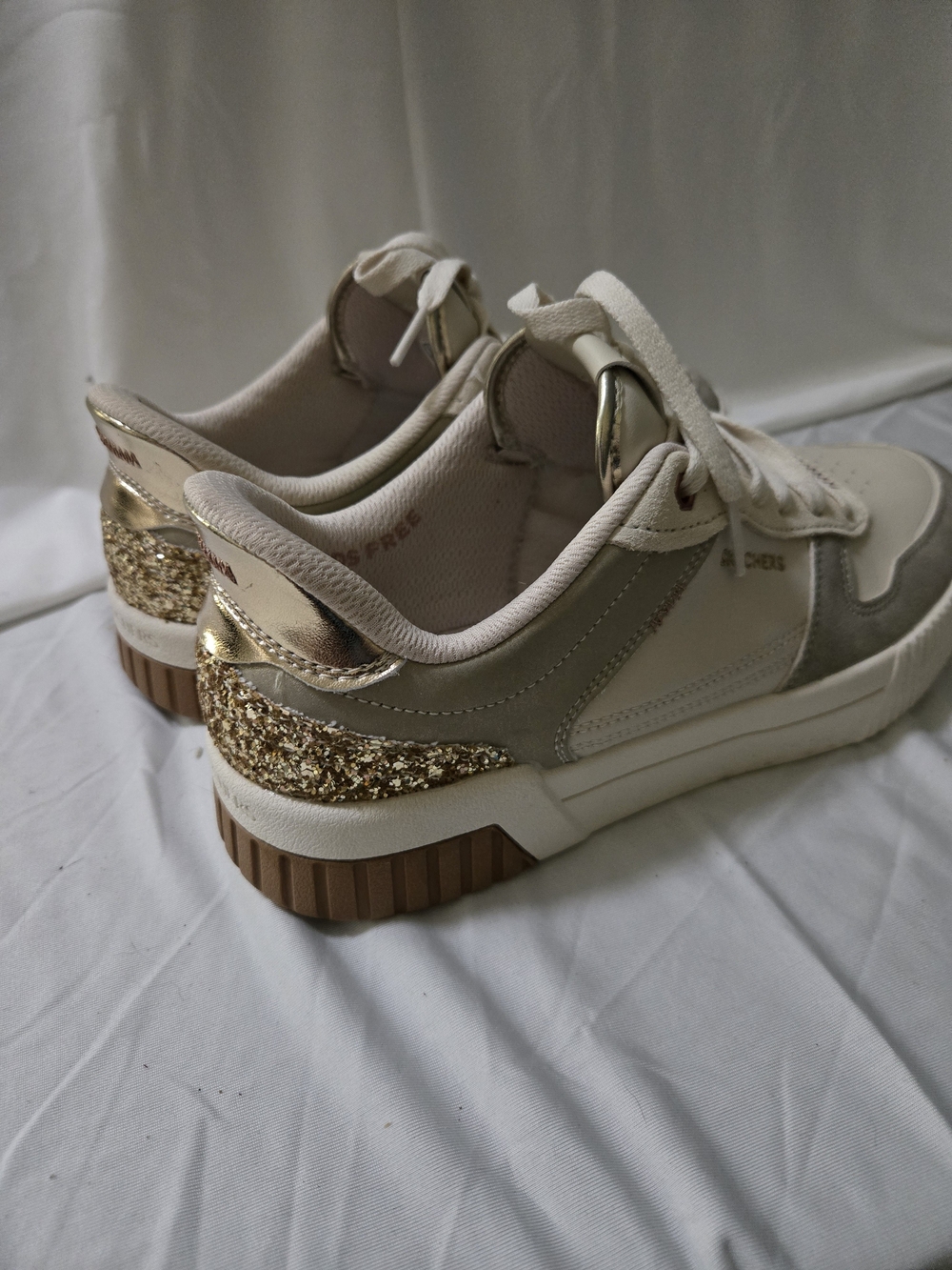 Skechers Women's Cream & Gold Glitter Low-Top Fashion Sneakers